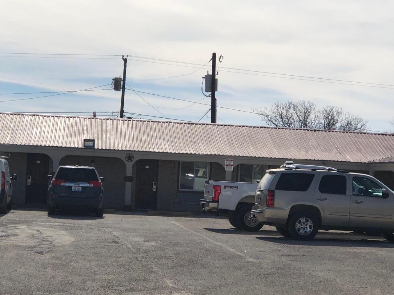 Executive Inn Snyder المظهر الخارجي الصورة