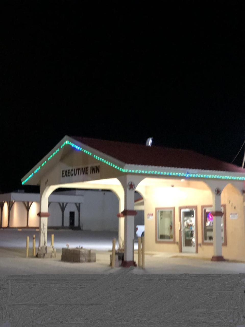 Executive Inn Snyder المظهر الخارجي الصورة